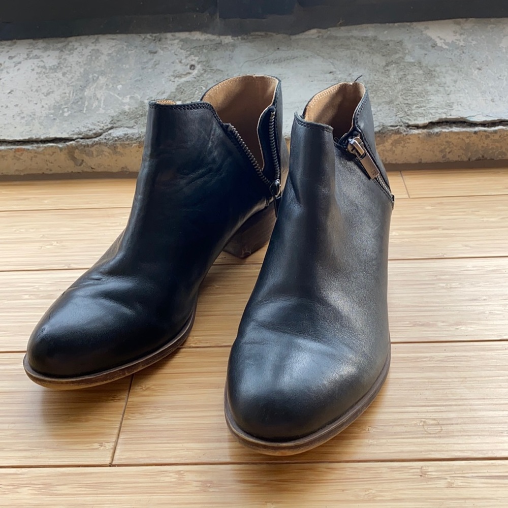 Leather black booties